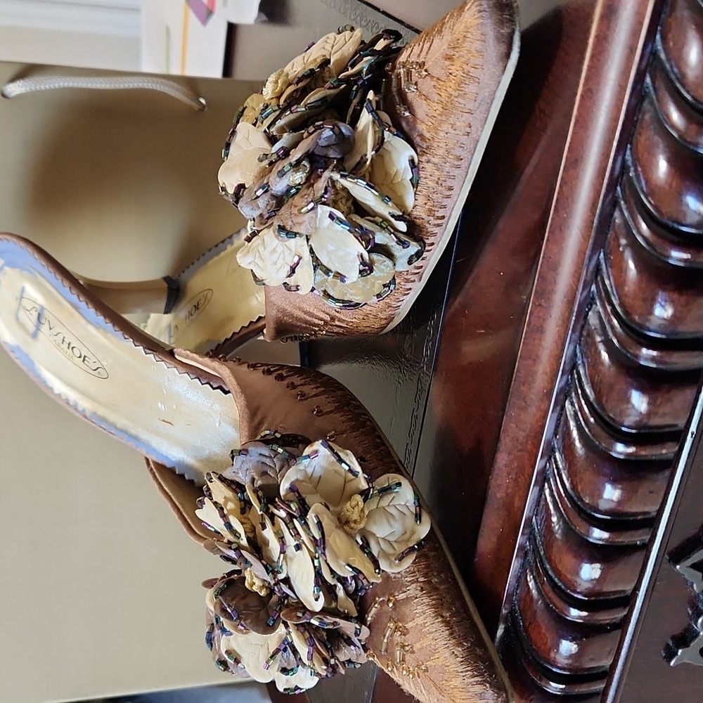 Luvshoe's Brown Mules - Size 10